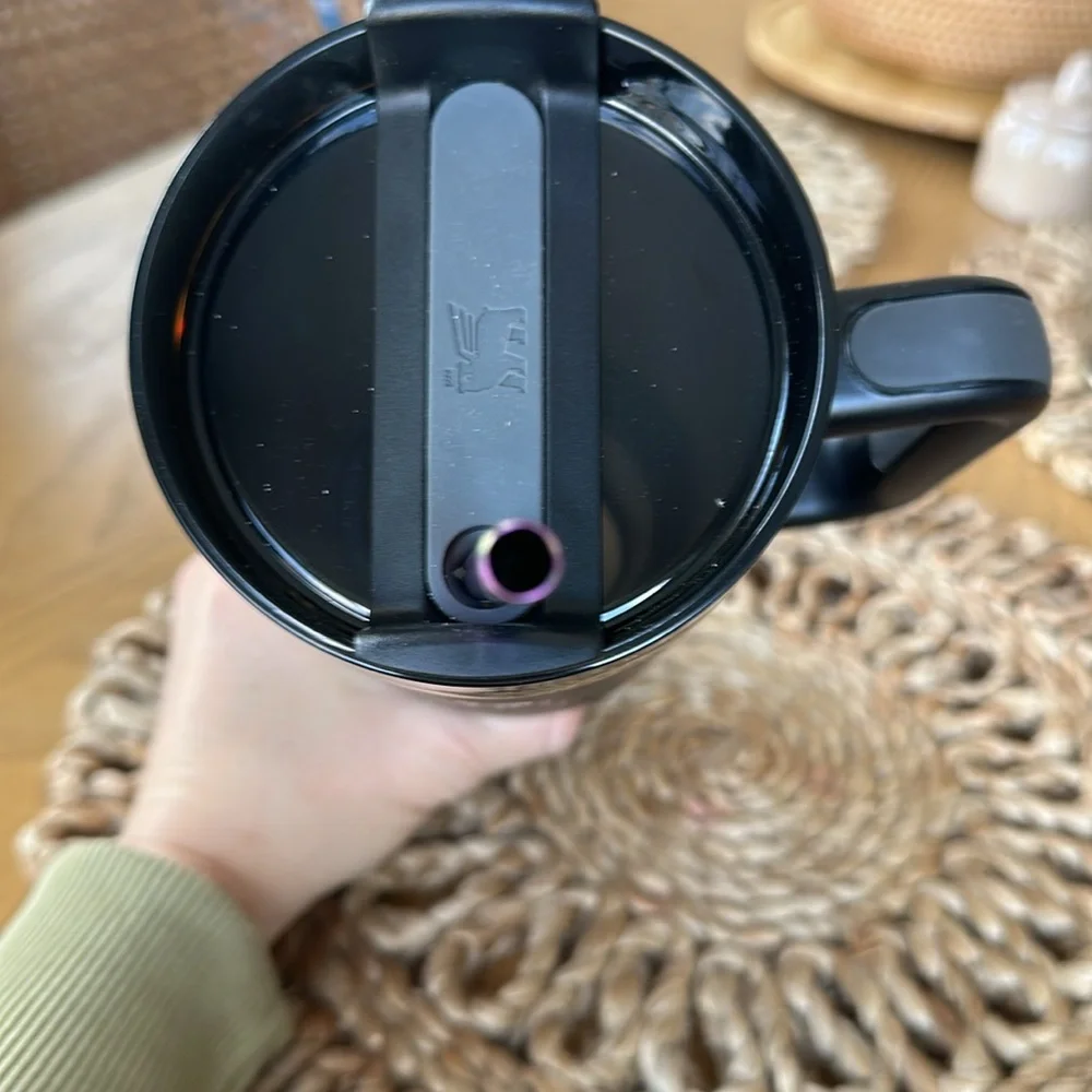 Stanley Black and Gold Hello Kitty Thermos - Picture 3 of 4